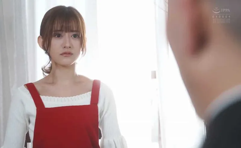 Vợ bán thân chi trả nợ cho ông chồng suốt một năm mà chồng yêu không hề hay biết