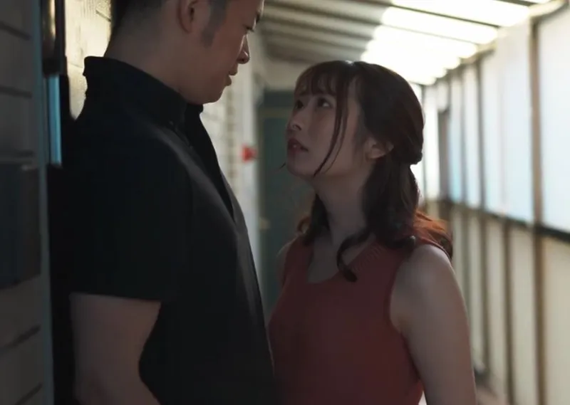 Cô vợ mang thai, tôi bị quyến rũ bởi vợ nhà cạnh bên thường ở nhà một mình