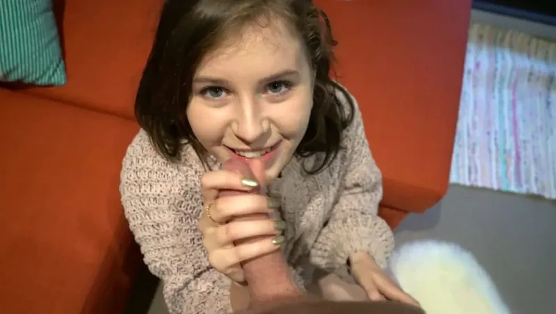 Bắn tinh ngập chiếc cô bé hồng của bạn gái dễ thương