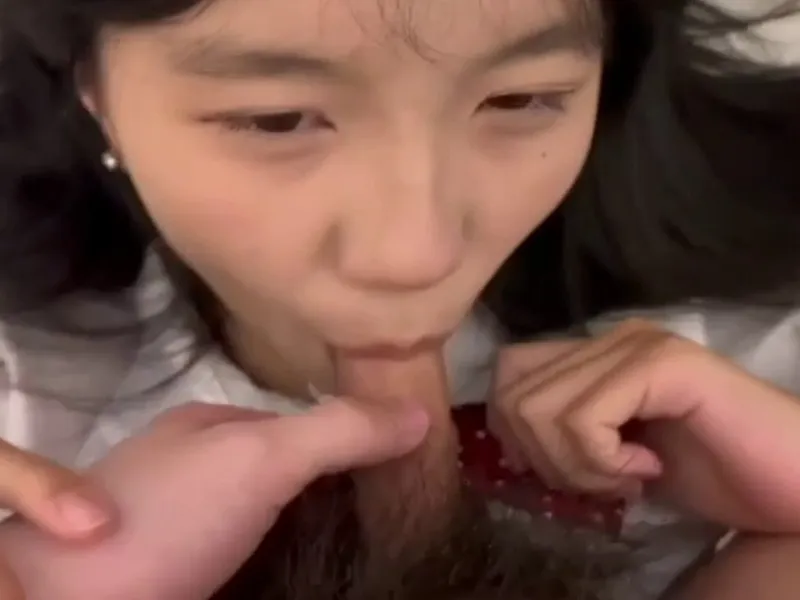 Em loli dễ thương mút của quý biến em thành con em đào dâm dục p2